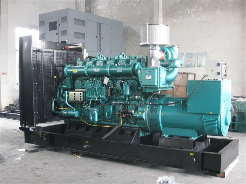 桑日200KW 柴油发电机的油耗是多少?